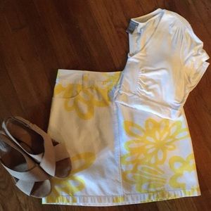 Fun! White denim skirt with flower print Nautica 6